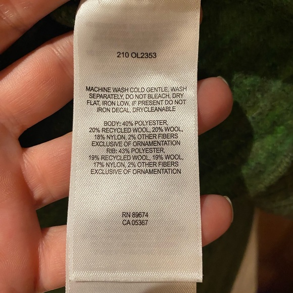 Mountain Hardwear Women's Green Zipup Jacket - Picture 10 of 10